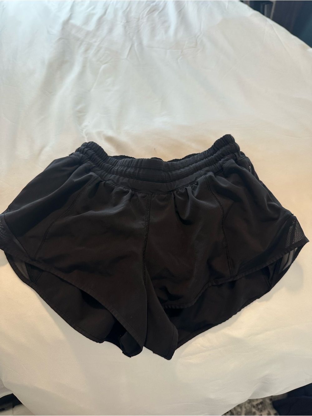 Lululemon 2.5” Black Hotty Hot shorts